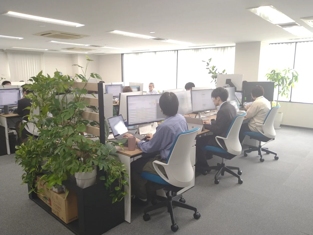 協力し合う職場