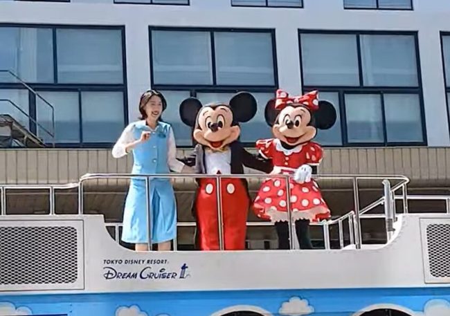 久しぶりのディズニーパレード…？